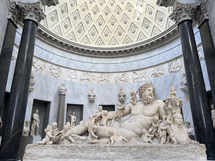 Vatican Museums, Sistine Chapel Tour with St Peter's Access - The Sistine Chapel approach, maps and murals in the right order