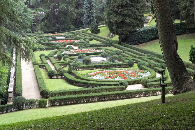Vatican Museums, Sistine Chapel with Gardens Minibus Tickets - Vatican Museums: skip the line, then manage the crowd
