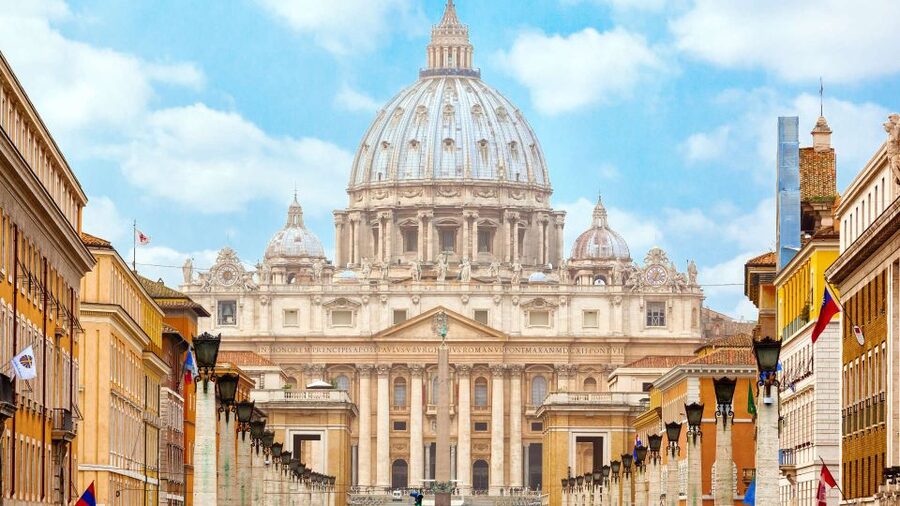 Vatican, Sistine Chapel and St. Peter's Semi Private Tour - St Peter’s Basilica finale with La Pietà and the Baldacchino