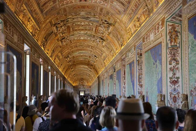 Vatican & St Peter's Basilica Tour: Unlock the Wonders - St. Peter’s Basilica: Michelangelo’s Pieta and the main sights