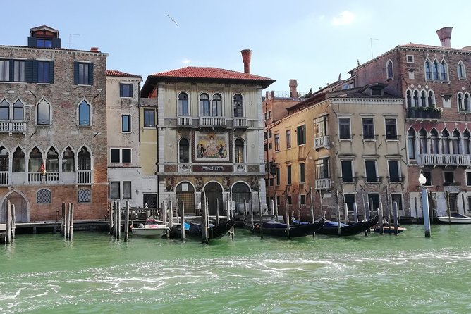 Venice from Rome: Private Day Trip by train with Islands Tour - Rialto Bridge and the return walk: Venice streets with a purpose