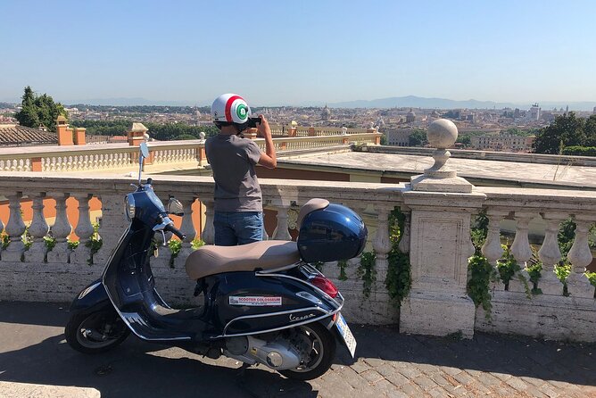 Vespa Primavera 125 cc Rental at Rome 24 ore - The real training moment: test drive, throttle comfort, and cobblestone reality