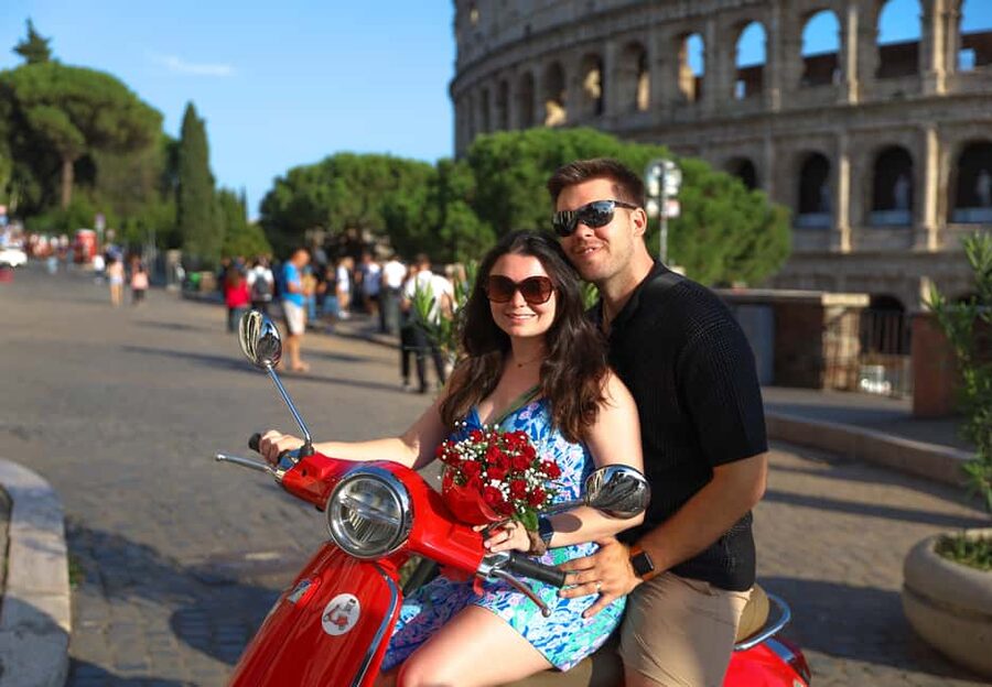 Vespa Rome Photography Tour by Local - How the Photography Works, and When You Get the Shots