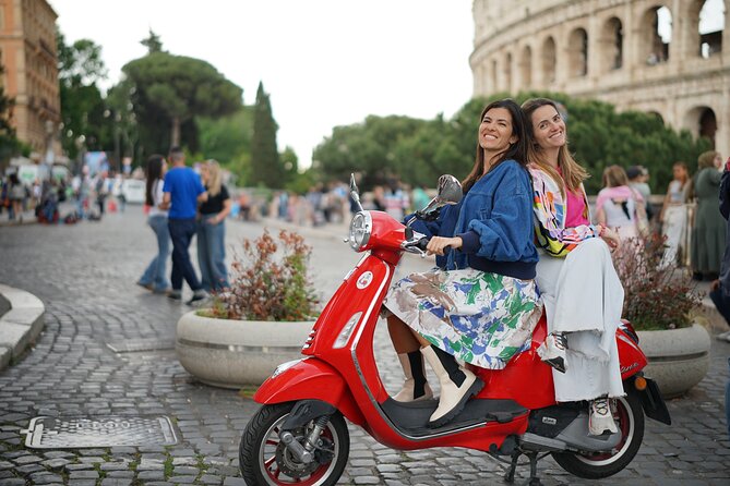 Vespa Tour in Rome with Pick up and Drop off - Passeggiata del Pincio and Gianicolo Hill Views