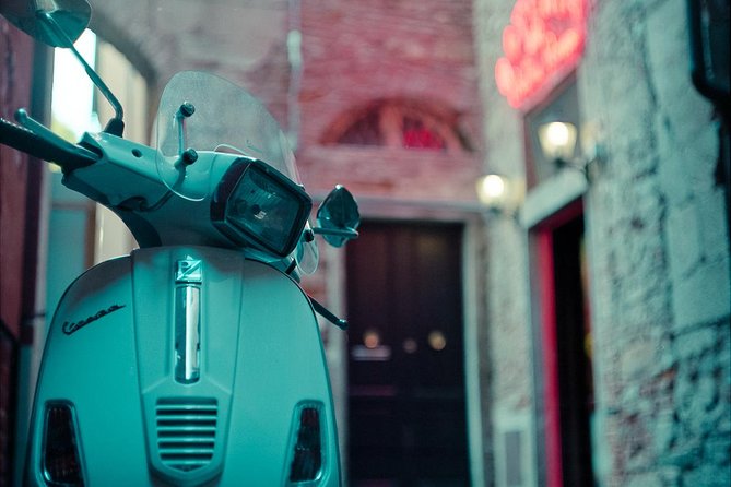 Vespa Tour - The Essence of Rome - Before you start: license, comfort, and helmet time