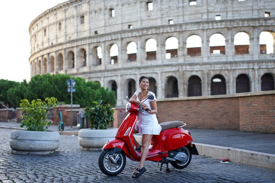 Vespa tour with Professional Photoshoot - Fontana dell’Acqua Paola and Terrazza del Gianicolo near sunset