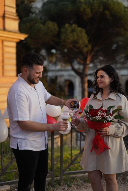 Vespa - Wine and Photo Tour in Rome - Meet near Cafe Roma, then run the classic Rome loop
