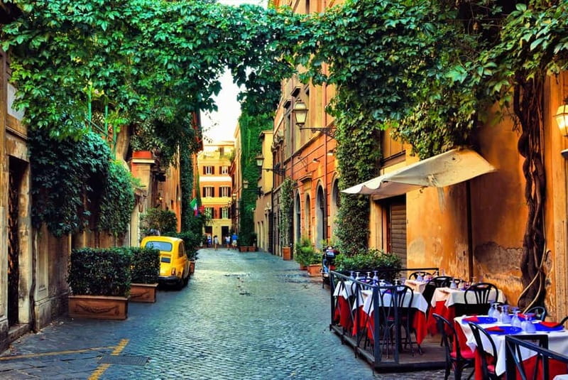 Via Roma: A Journey Through Time - Pantheon under the dome, the oculus effect