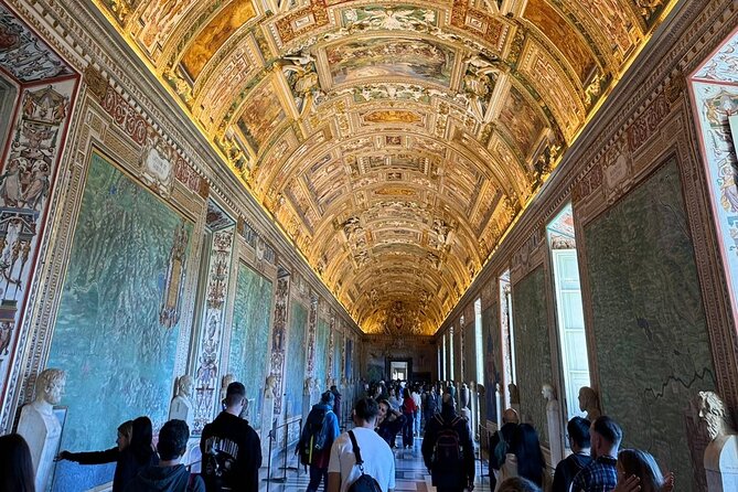 VIP Vatican Tour: Skip-the-Line Museums & Sistine Chapel - What your guide does for you inside the Museums