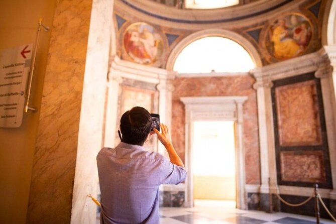 Wednesday Early Morning Sistine Chapel and Vatican I Max 6 People - Sistine Chapel: the silence, the pre-brief, and the 20-minute reality
